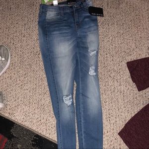 Brand New fashionova skinny jeans